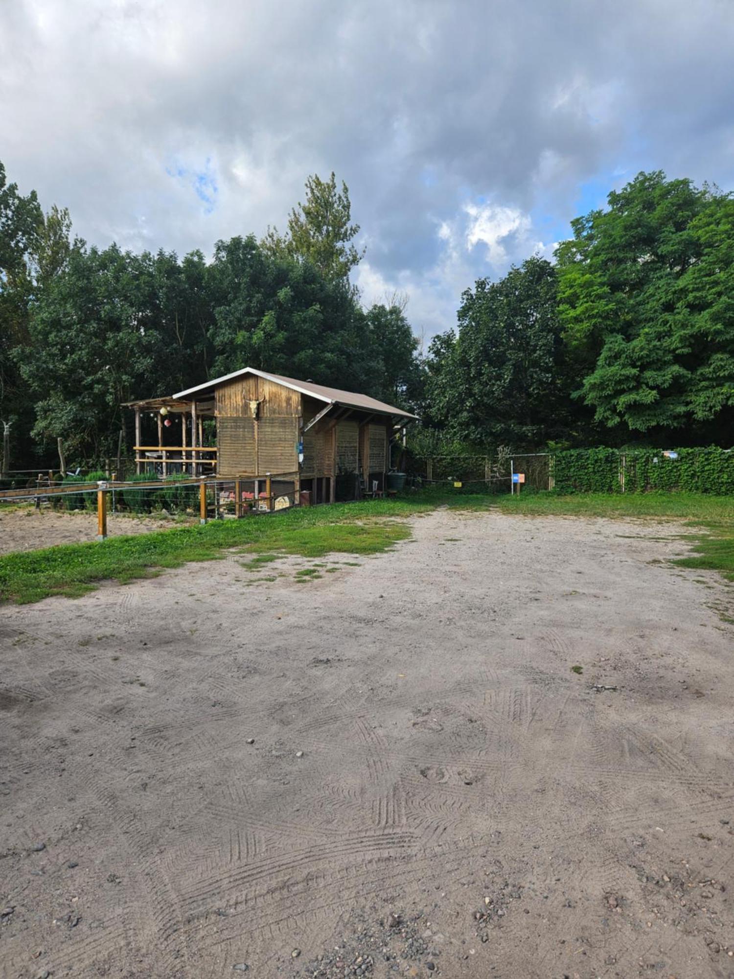 Хостел Heide Ranch Halle  Екстер'єр фото